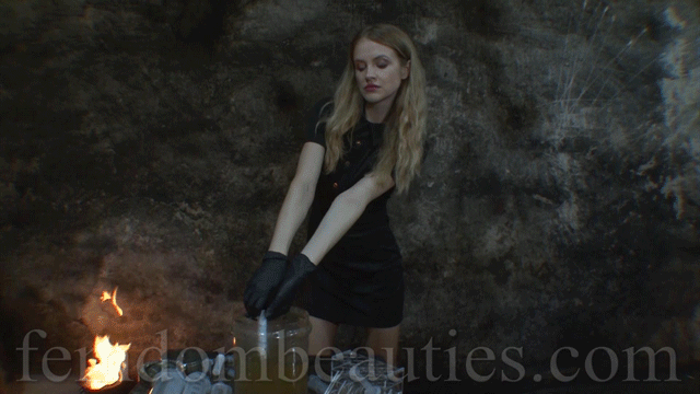 GODDESS VARVARA - THE MORNING PISS IS SWALLOWED DECENTLY!!!